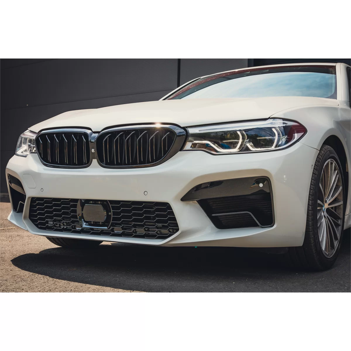 Pachet compatibil cu BMW Seria 5 G30 (2017-2019) M5 Sport Look - imagine 13