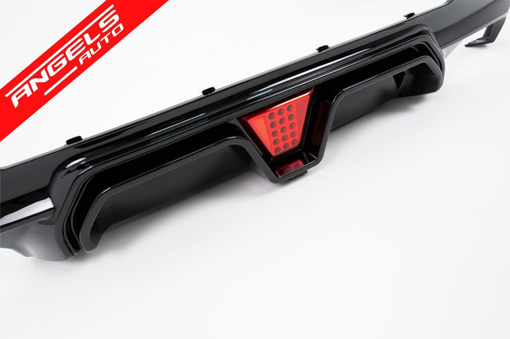 Difuzor cu LED compatibil cu BMW Seria 5 G30 G31 (2017-2024) M5 Look Negru Lucios - imagine 5