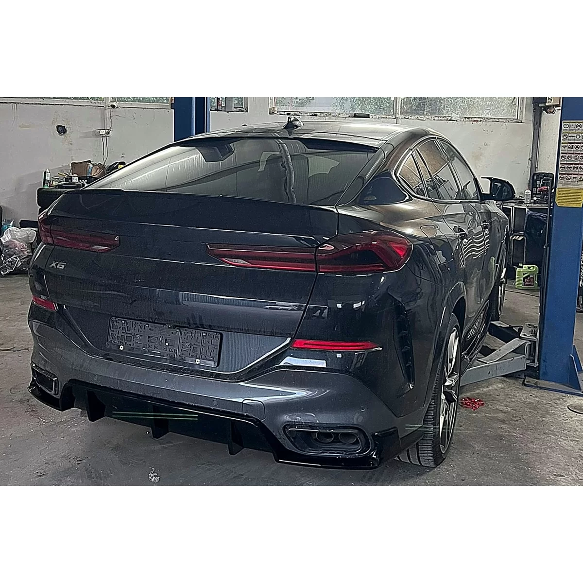 Pachet Exterior Aero compatibil cu BMW X6 G06 2019-03.2023 M-Tech Black Knight Design - imagine 10